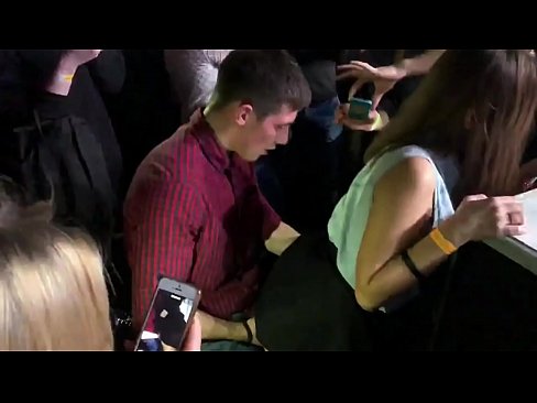 ❤️ Seks sebenar di kelab malam Rusia. Gadis Rusia berusia 18 tahun di dubur dan faraj disetubuhi di kelab malam ️ Video lucah pada ms.bestsexporno.ru ☑